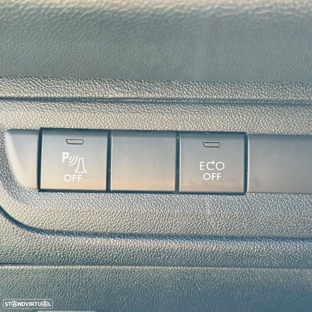 Peugeot 208 PureTech 82 Stop & Start Signature - 19