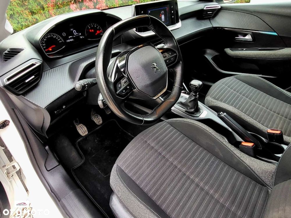 Peugeot 208 - 9