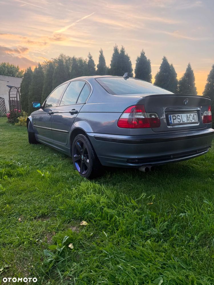 BMW Seria 3 320i - 3