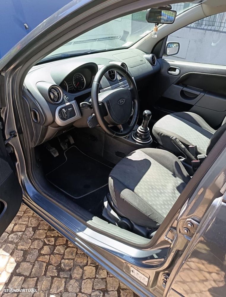 Ford Fiesta 1.4 TDCI Ambiente - 7