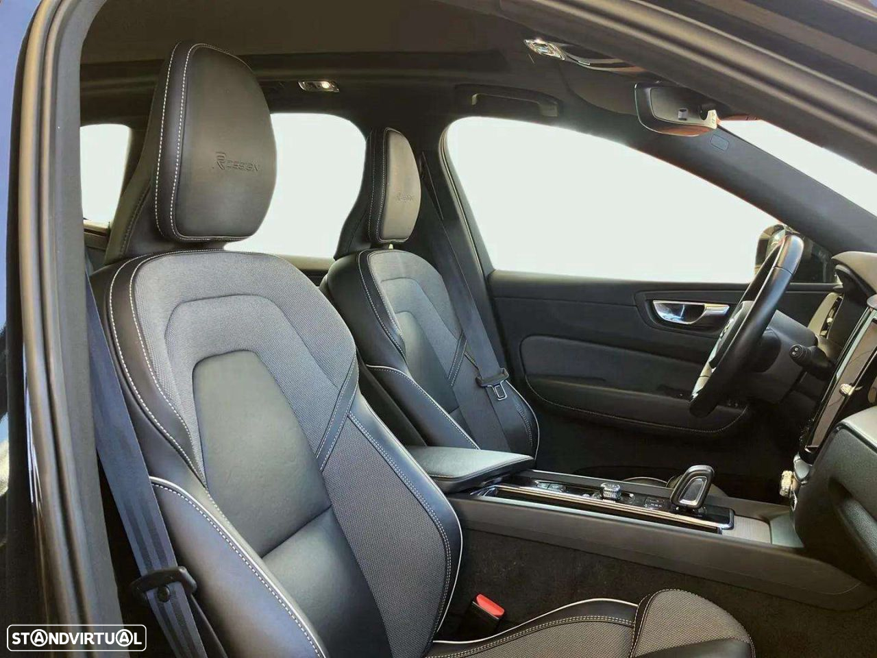 Volvo XC 60 2.0 T8 PHEV R-Design Expression AWD - 13