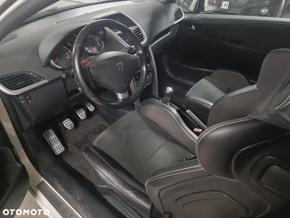 Peugeot 207 RC - 8