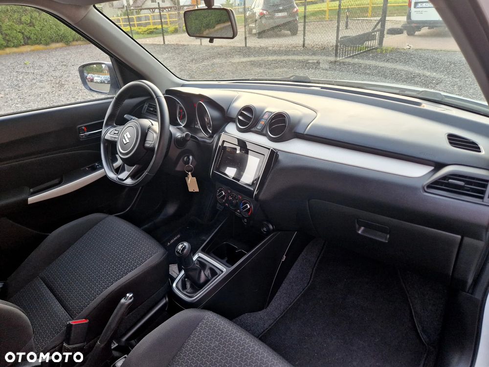 Suzuki Swift 1.2 Premium Plus - 28