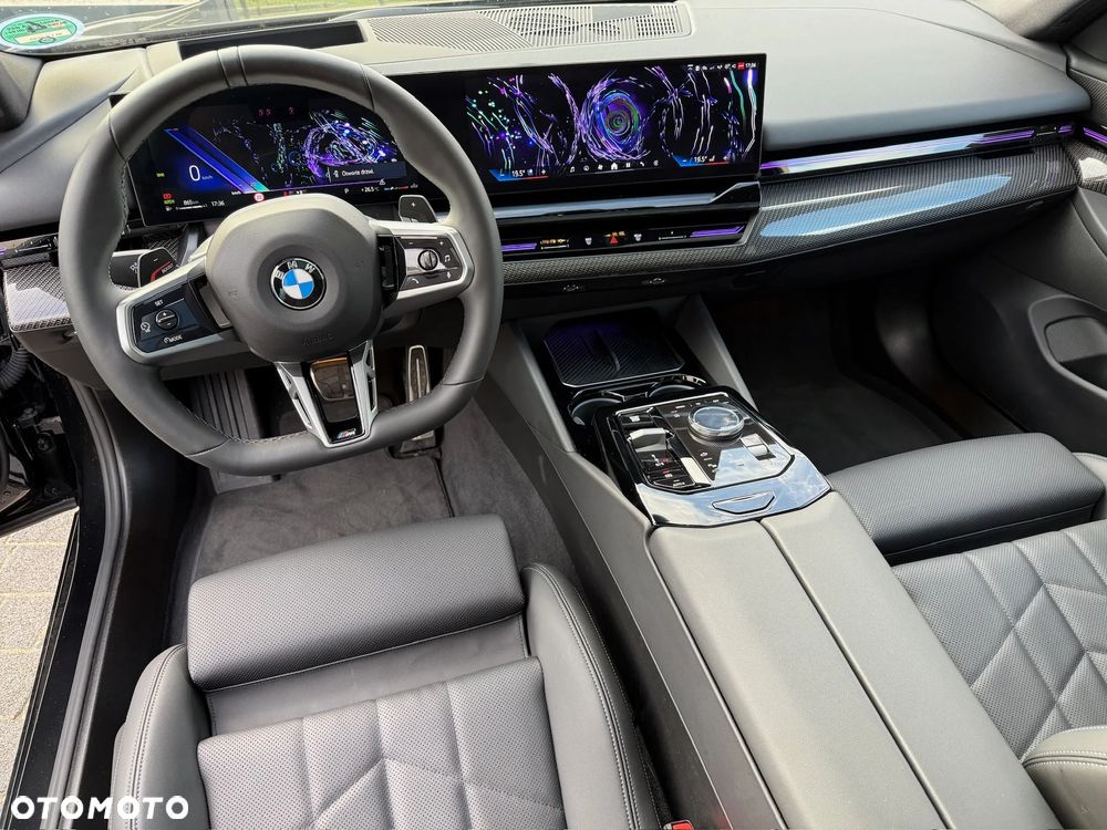 BMW Seria 5 520d xDrive Touring - 32