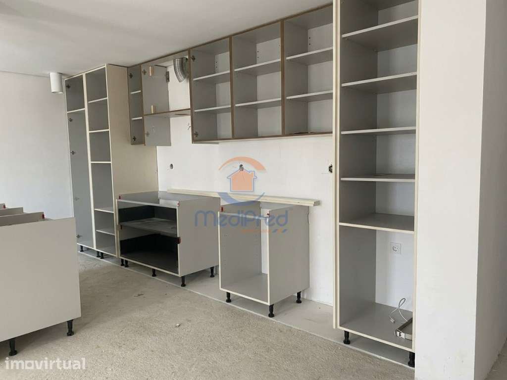Apartamento T2 NOVO, com Varanda (22 m2) e 1 Parqueamento | Caneças - Grande imagem: 5/71