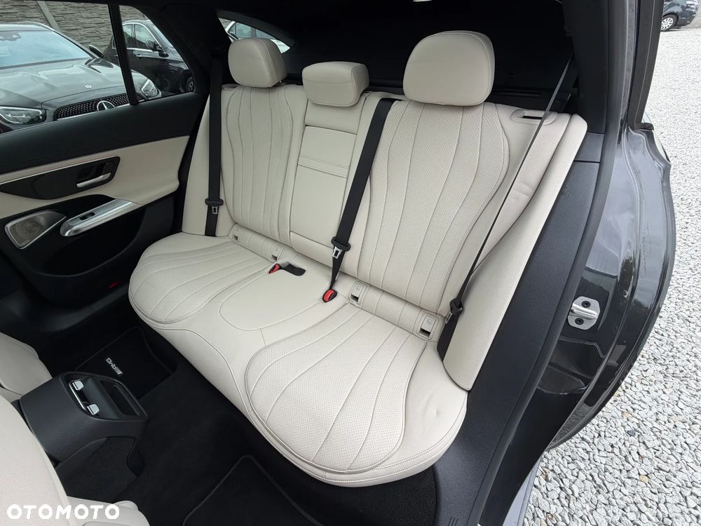 Mercedes-Benz Klasa E 220 d mHEV AMG 9G-Tronic - 32