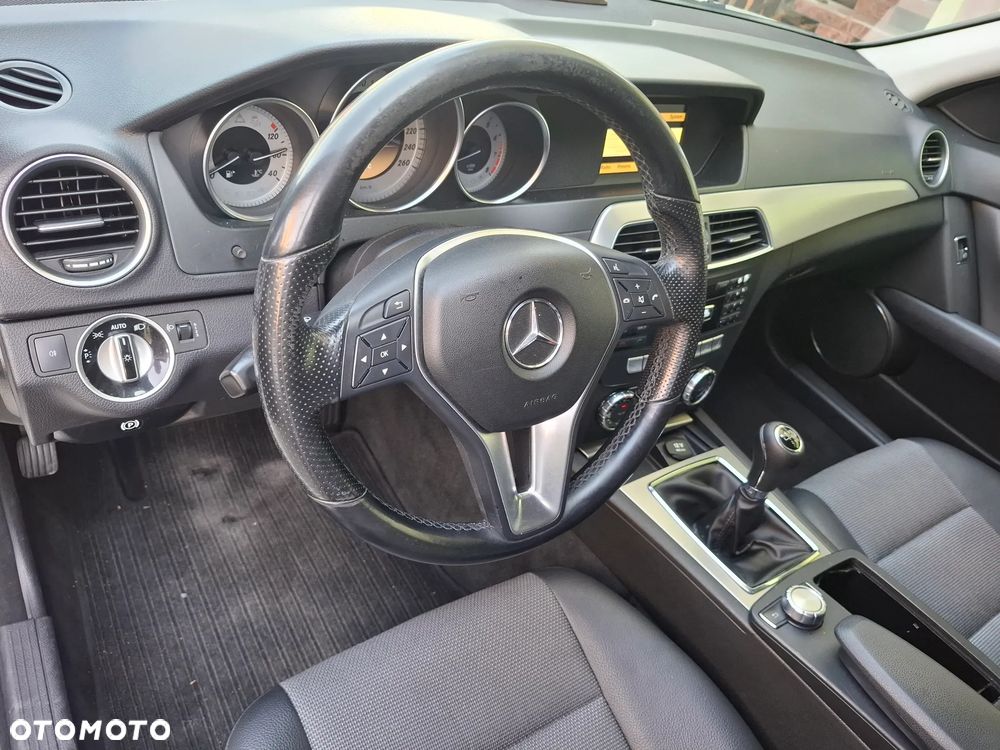 Mercedes-Benz Klasa C 180 BlueEFFICIENCY Avantgarde - 7