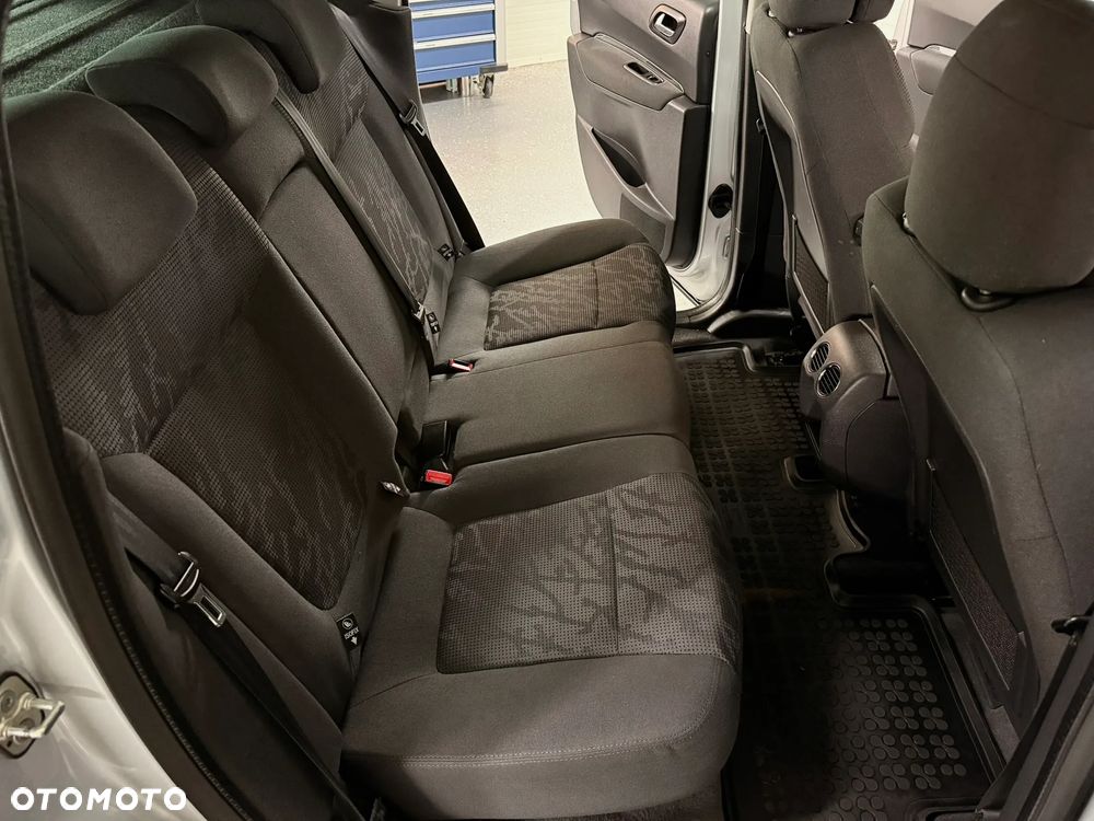 Peugeot 3008 1.6 HDi Premium - 16