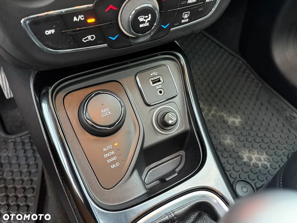 Jeep Compass - 17