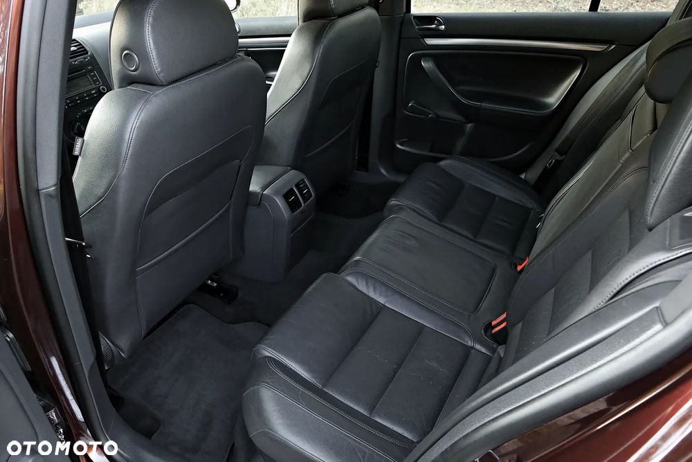 Volkswagen Golf 2.0 FSI 4Motion GT Sport - 31