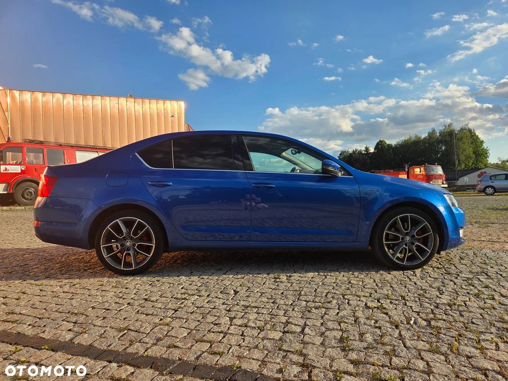 Skoda Octavia 2.0 TDI 4x4 Style DSG - 11