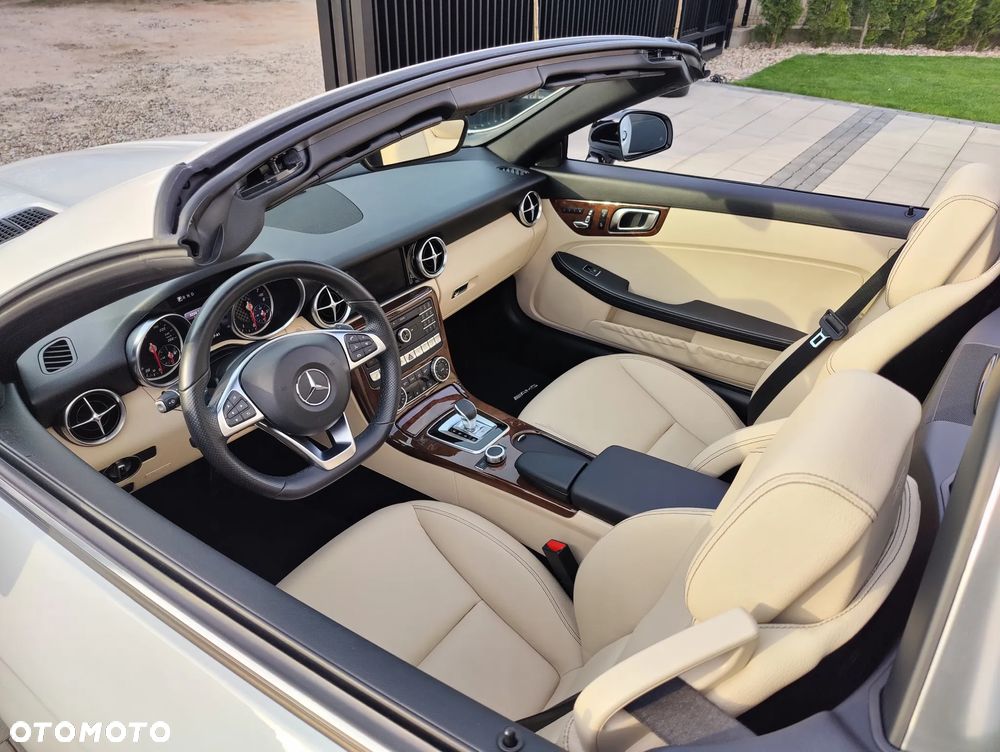 Mercedes-Benz SLC 300 9G-TRONIC - 18