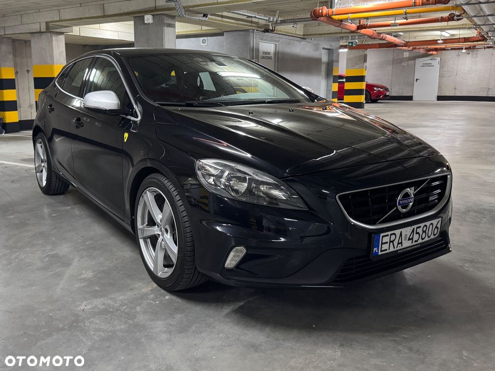 Volvo V40 D4 Drive-E R-Design Momentum - 1