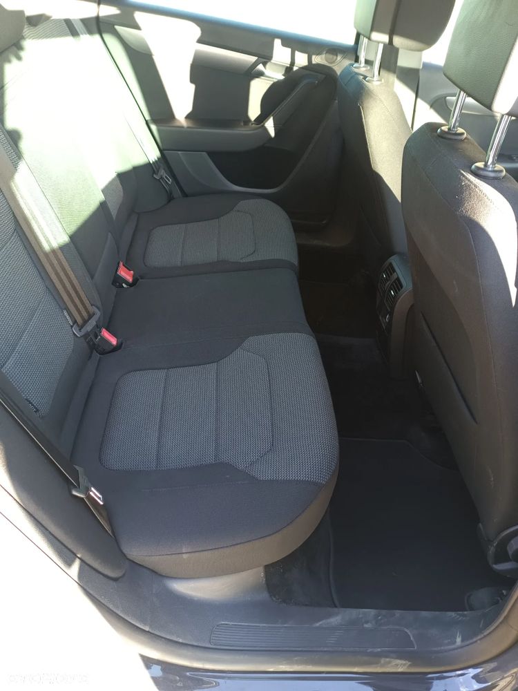 Volkswagen Passat 2.0 TDI DPF DSG Highline - 8