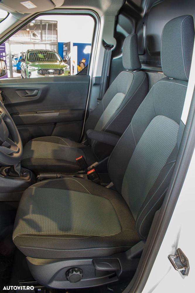 Ford Transit Courier - 22