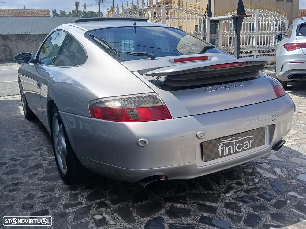 Porsche 911 Carrera Coupé — fotografia 2