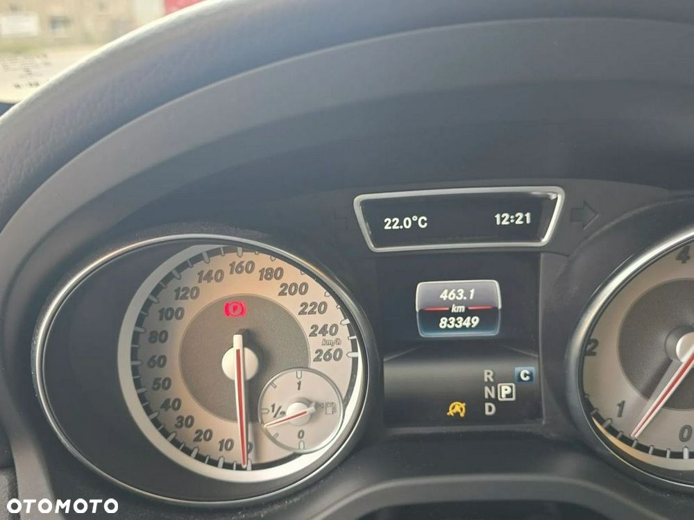 Mercedes-Benz GLA - 21