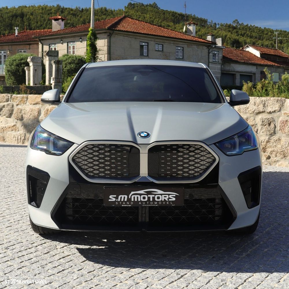 BMW iX2 eDrive20 Pack Desportivo M - 6