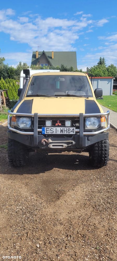Mitsubishi Pajero - 1