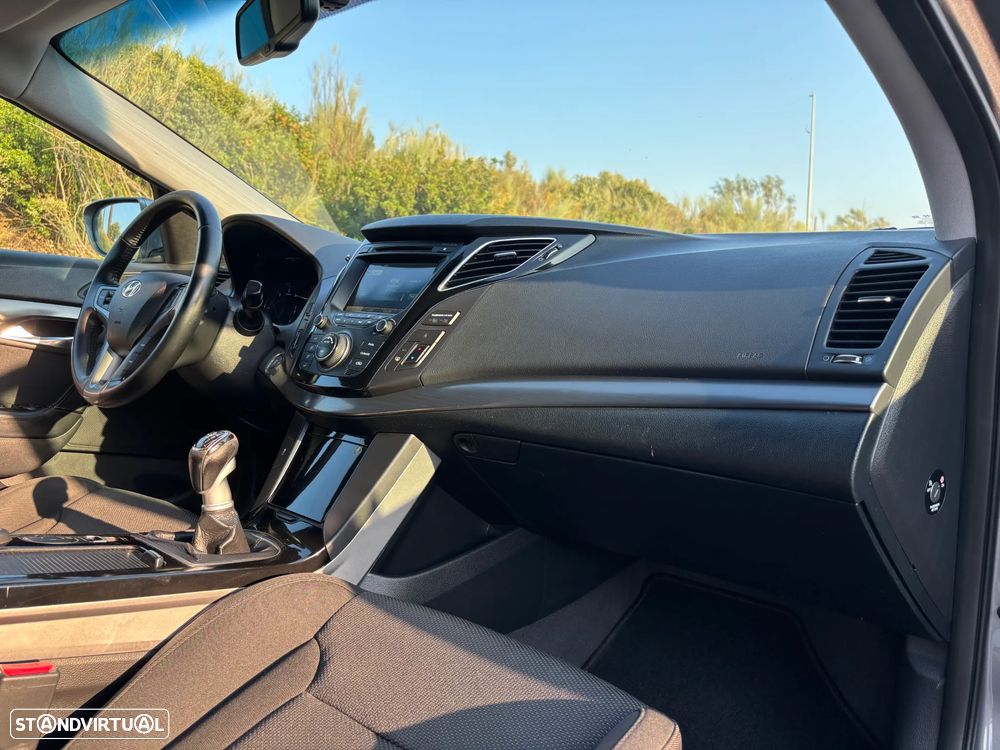 Hyundai i40 SW 1.7 CRDi Blue Comfort - 26