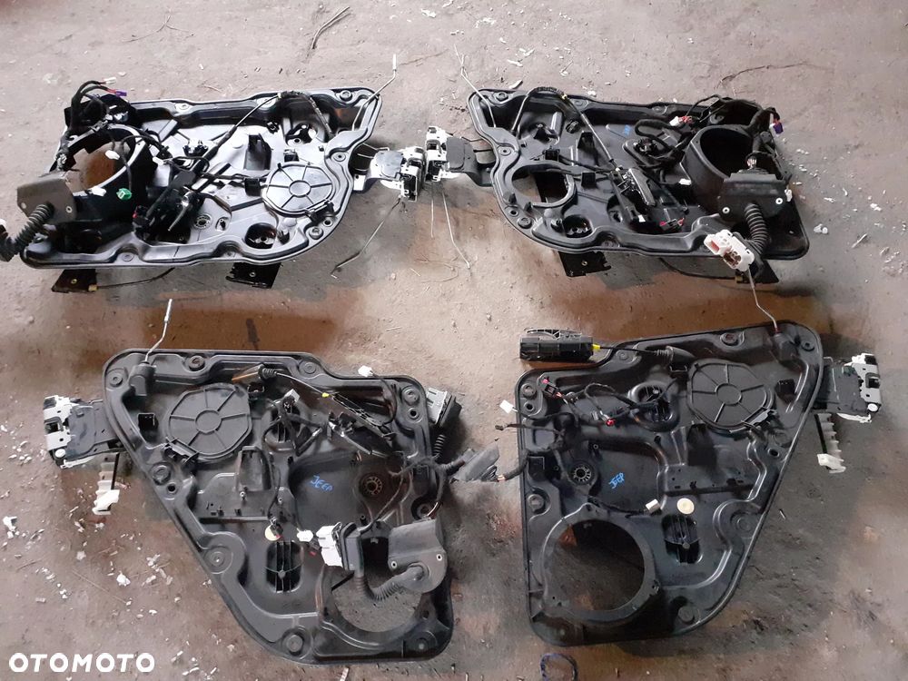 12175 Podnośnik szyby lewy prawy przód tył Jeep Grand Cherokee WK2 - 1
