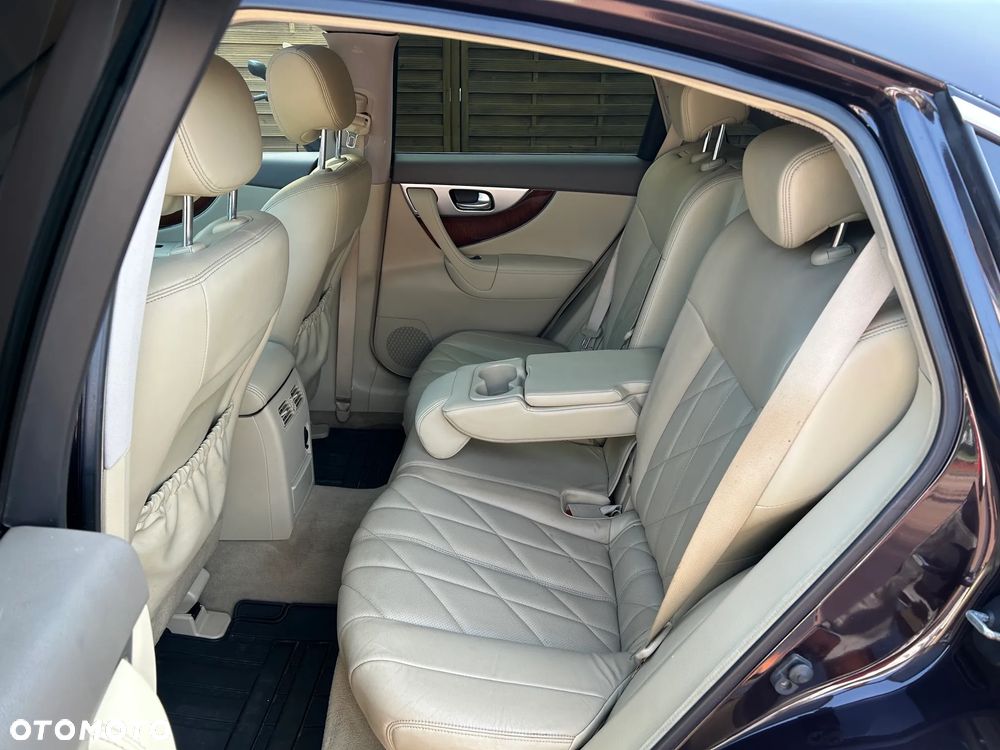 Infiniti FX FX30d GT Premium - 12