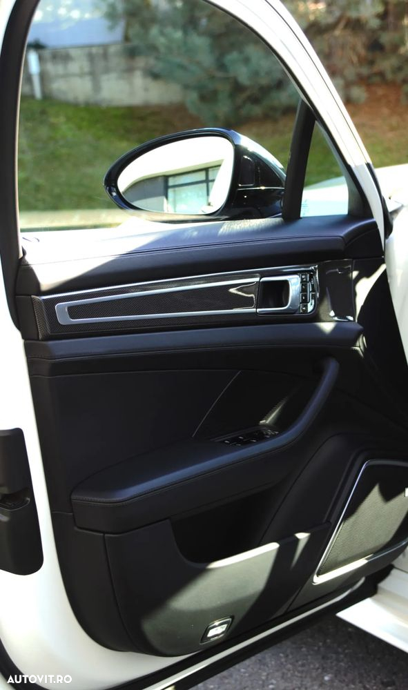 Porsche Panamera 4 E-Hybrid - 8