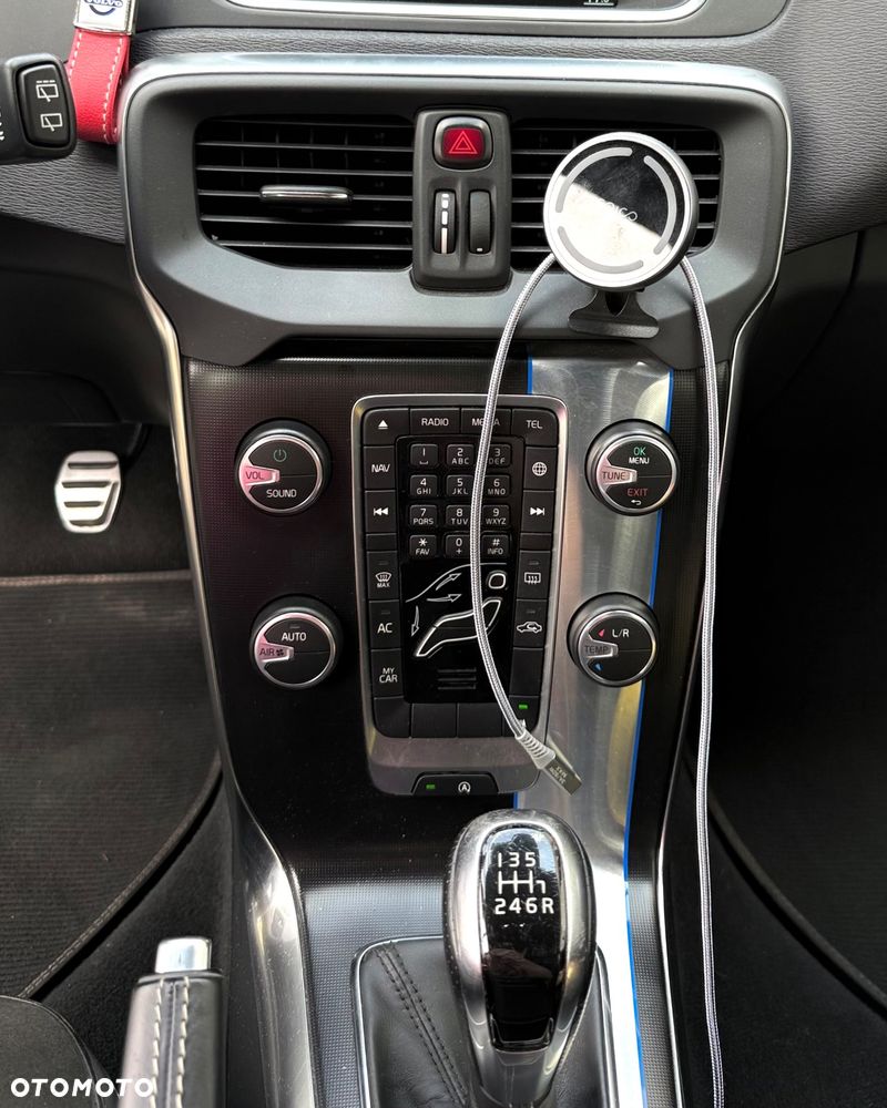Volvo V40 D2 Drive-E R-Design Momentum - 6