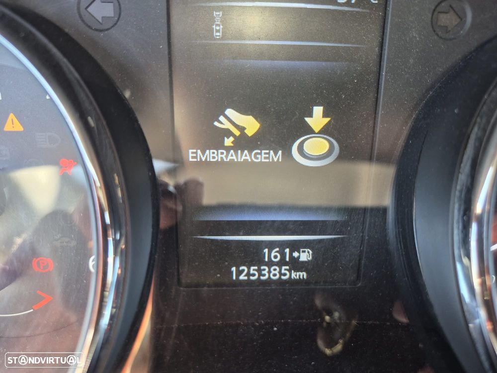Nissan Qashqai 1.5 dCi N-Connecta - 6