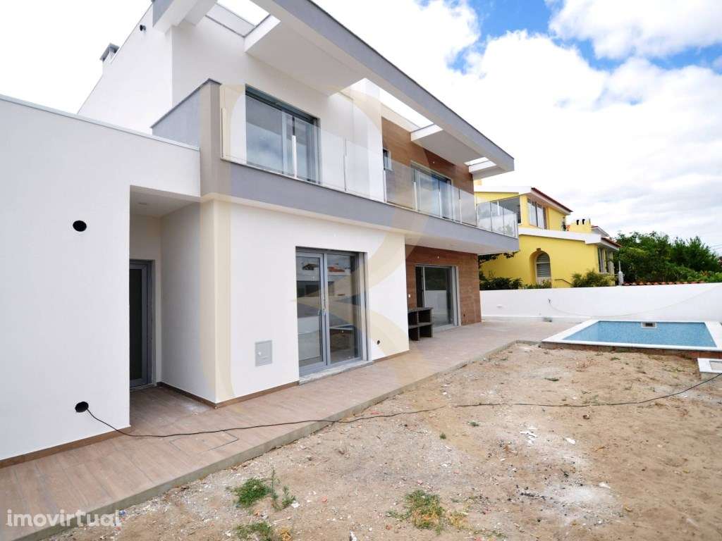 Moradia isolada nova T4+1 com piscina e garagem em Brejos de Azeitão - Grande imagem: 5/31