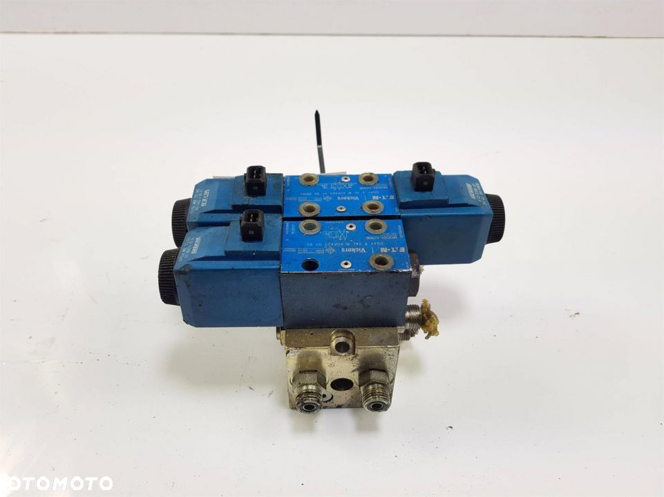 ELEKTROZAWÓR VOLVO L120F VICKERS - 1