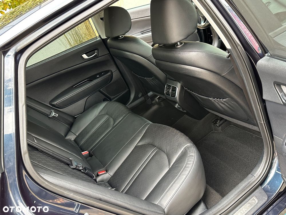 Kia Optima Plug-in Hybrid - 6