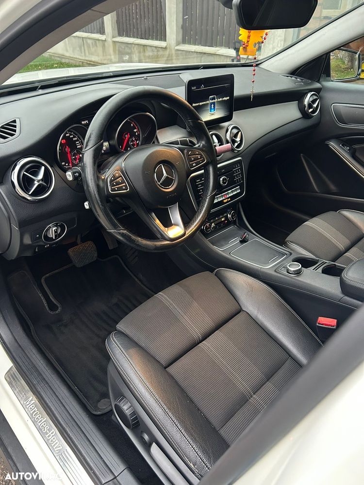 Mercedes-Benz GLA 200 d Aut. - 4