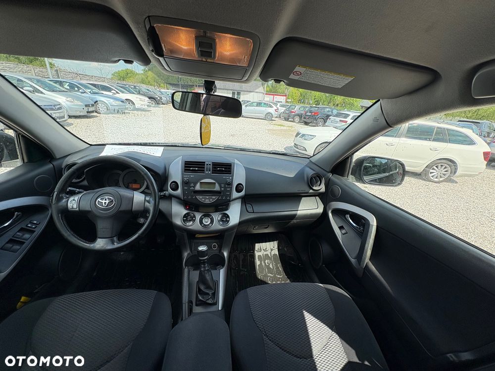 Toyota RAV4 2.2 D-4D 4x4 - 12