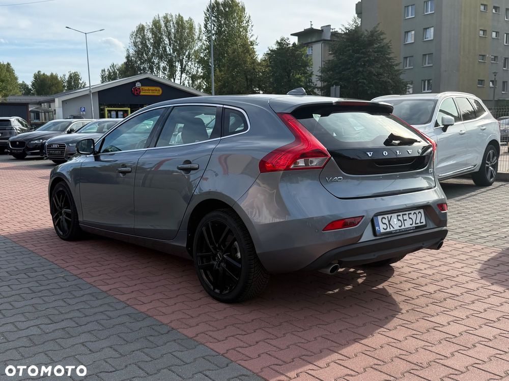 Volvo V40 D4 Drive-E Momentum - 9