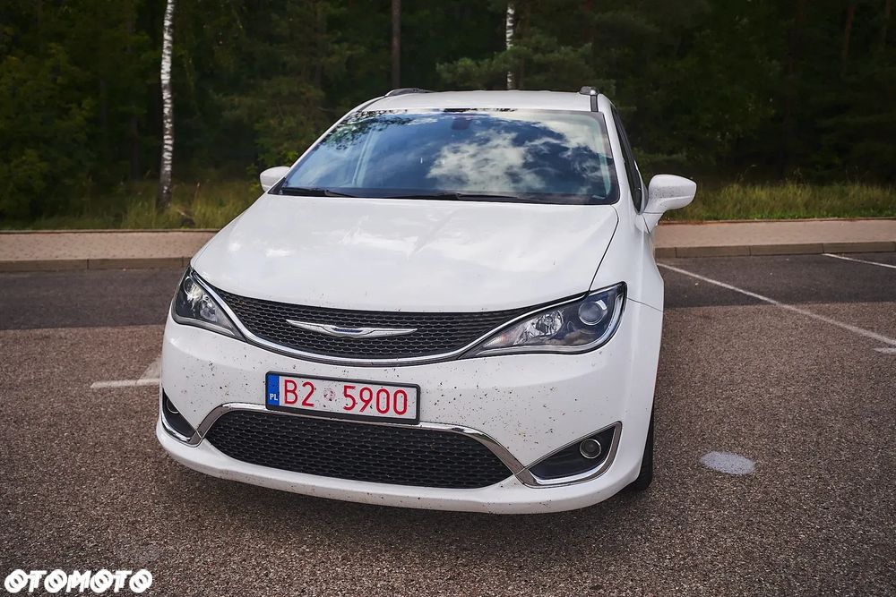 Chrysler Pacifica - 5