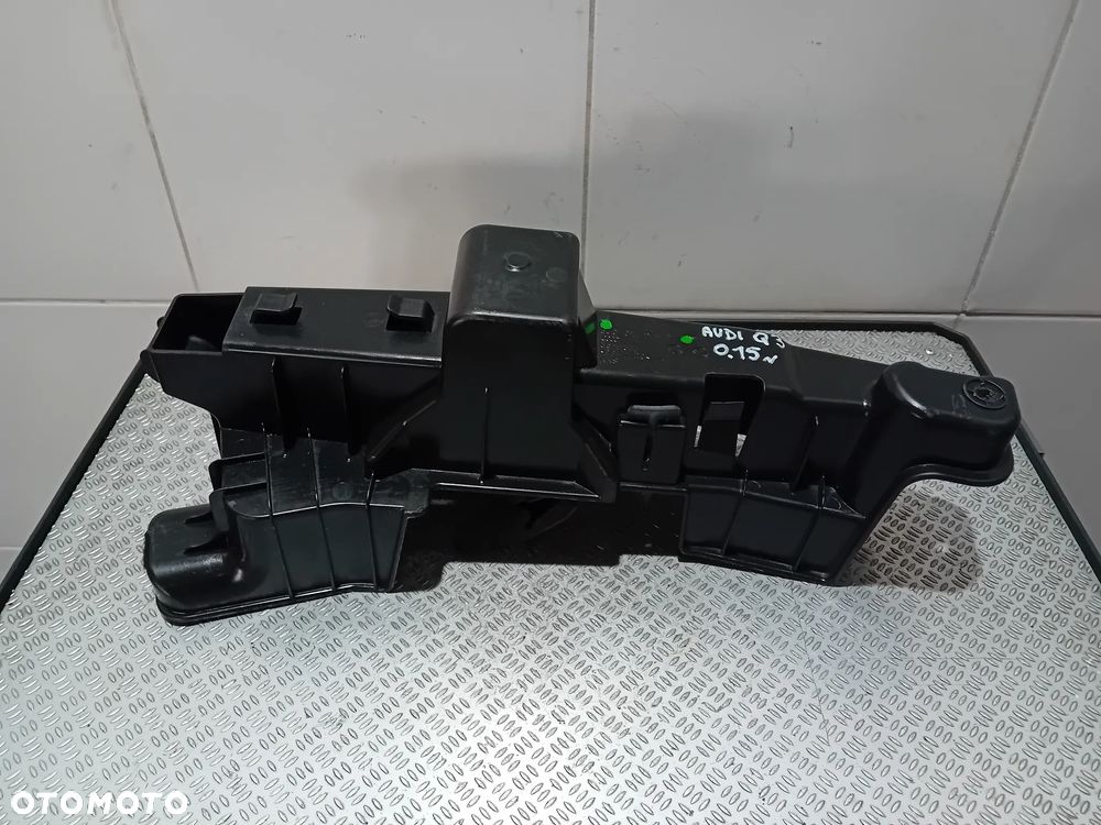 obudowa mocowania lewarka Audi Q3 2015 8U0011215D - 1