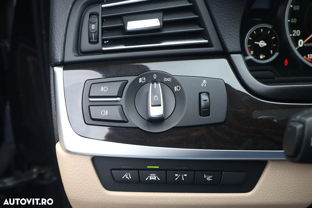 BMW Seria 5 520d Aut. Luxury Line - 23