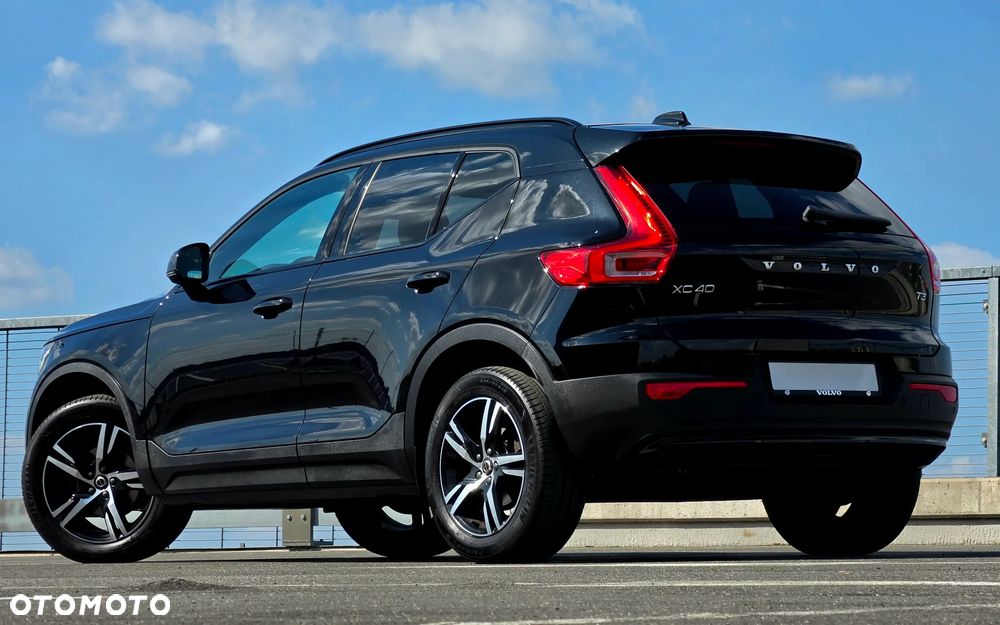 Volvo XC 40 B3 Plus Bright - 17