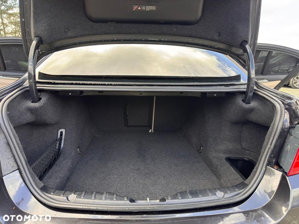 BMW Seria 5 528i xDrive Sport-Aut Luxury Line - 29