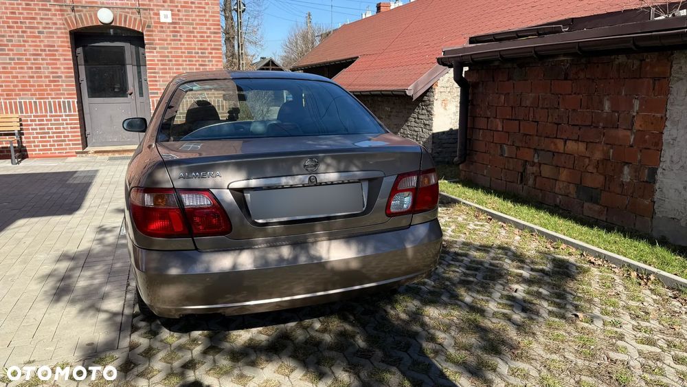 Nissan Almera - 4