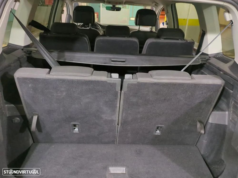 VW Touran 2.0 TDI Confortline - 13