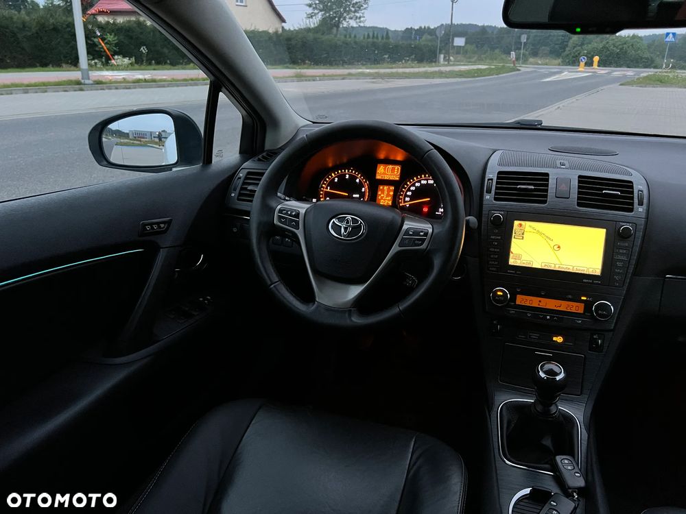 Toyota Avensis 2.2 D-4D Premium - 13