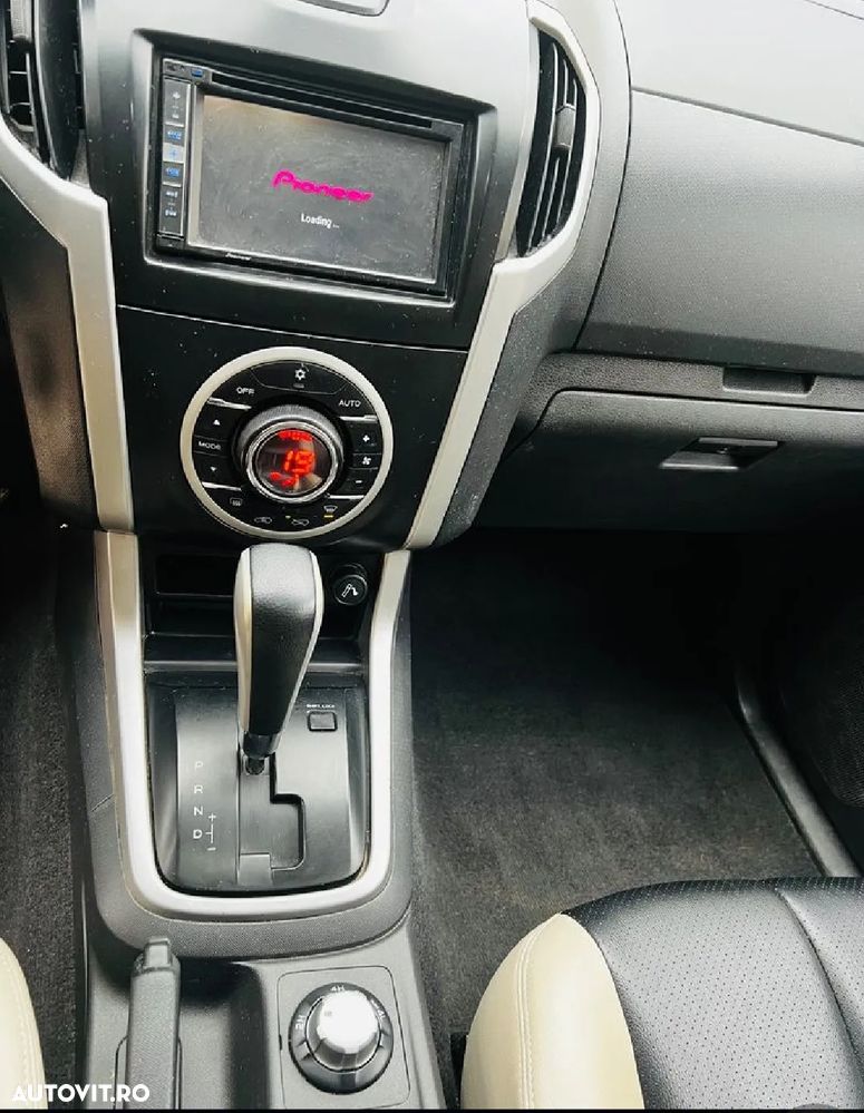 Isuzu D-Max 4x4 Double Cab Premium Aut. - 10