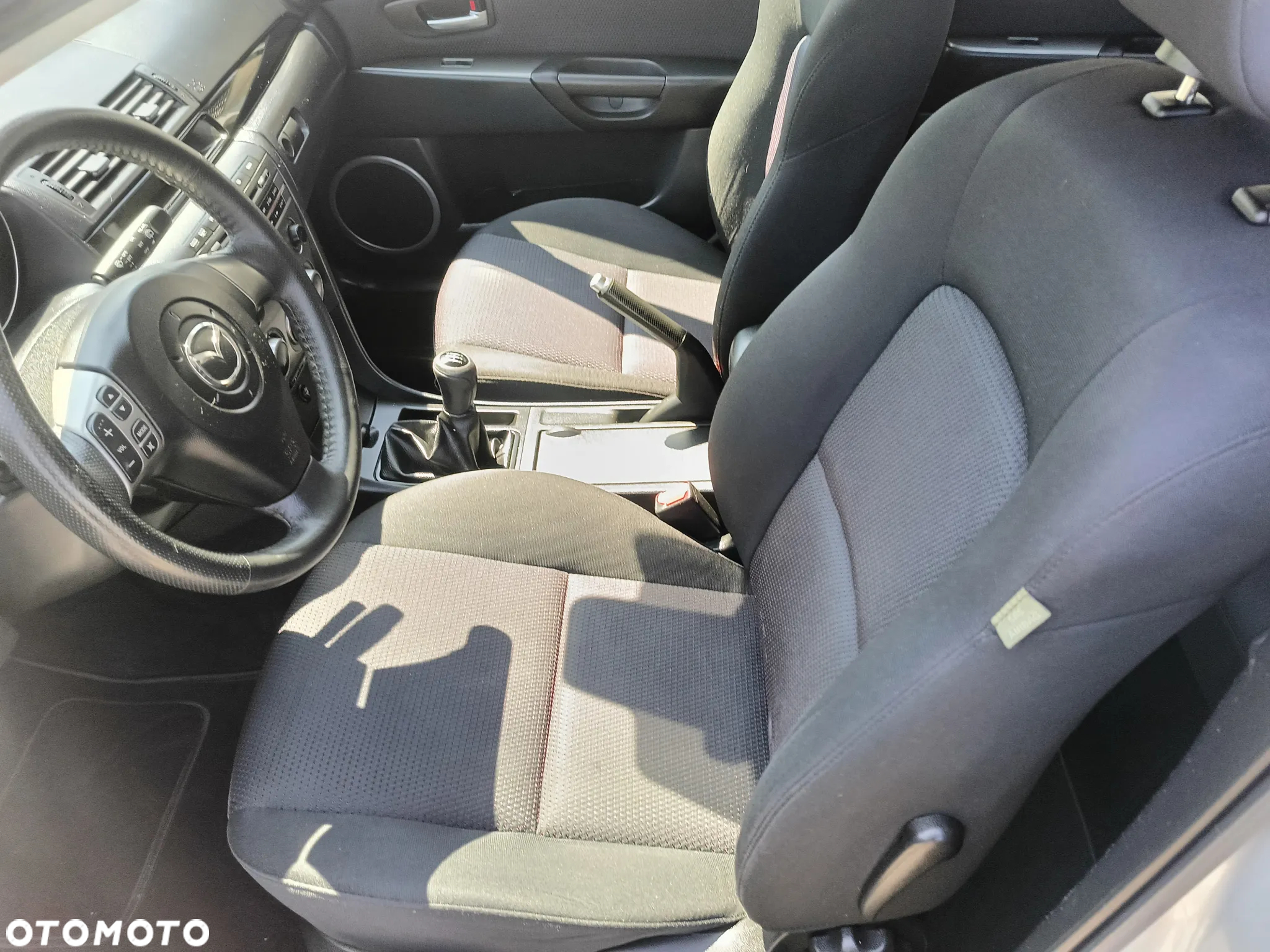 Mazda 3 1.6 CD Active + - 8