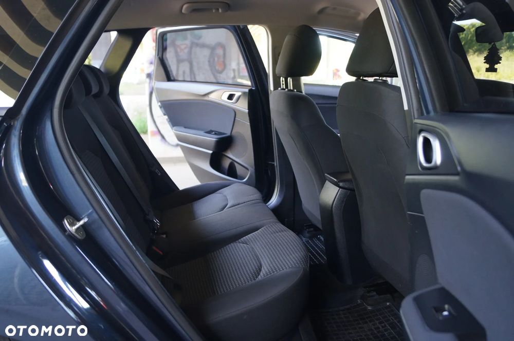 Kia Ceed 1.6 CRDi SCR L - 28