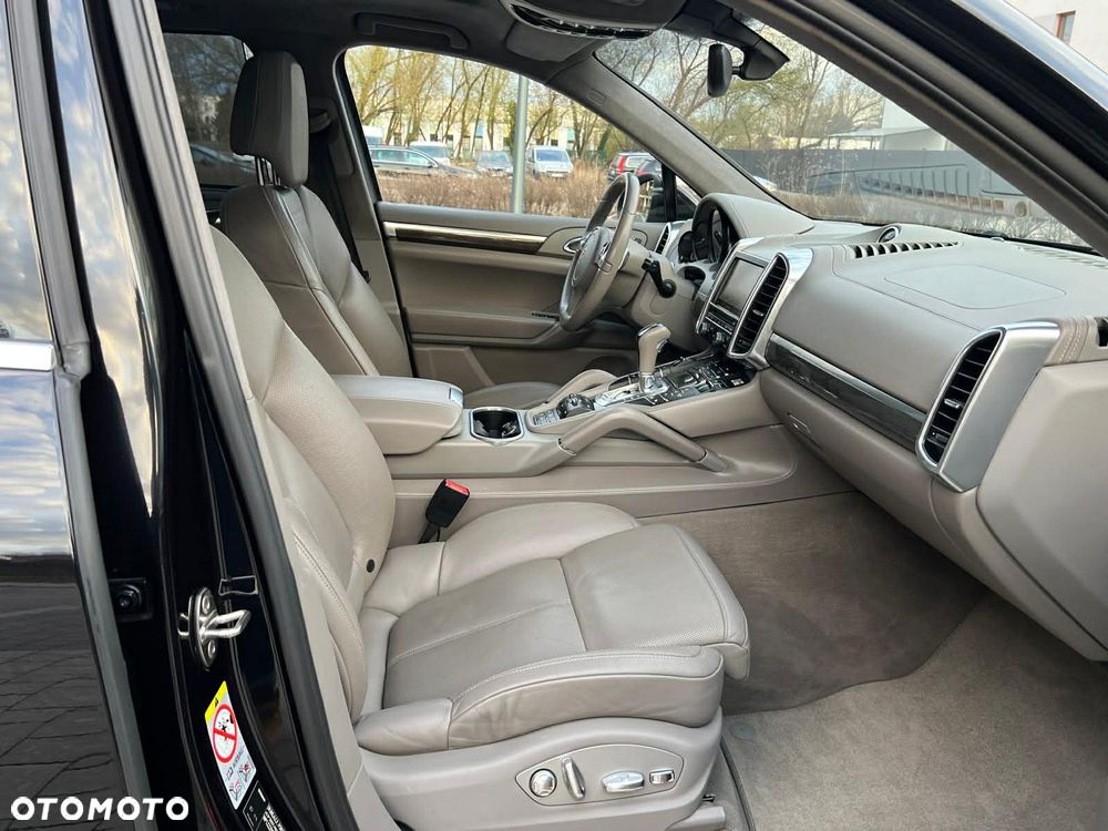 Porsche Cayenne Turbo Tiptronic S - 15