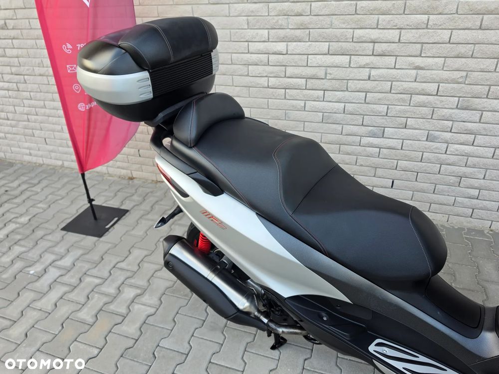 Piaggio MP-3 - 16