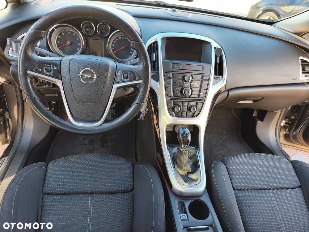 Opel Astra 1.4 T Cosmo - 17