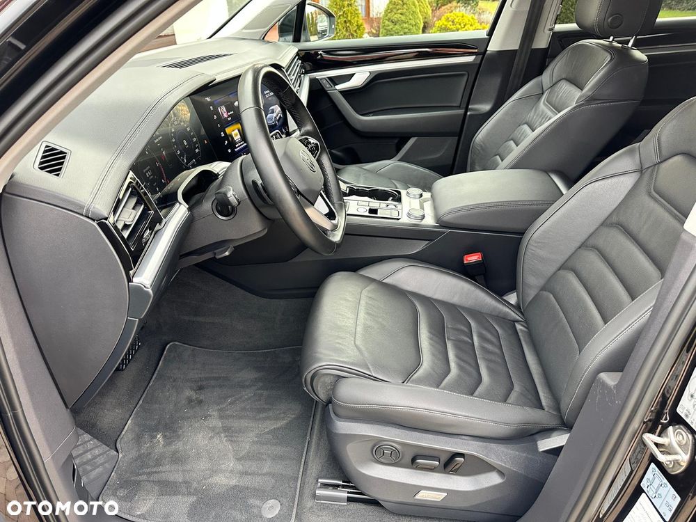 Volkswagen Touareg - 17